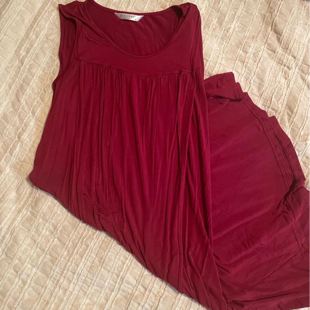 Nursing nightgown. Size M. Never worn.